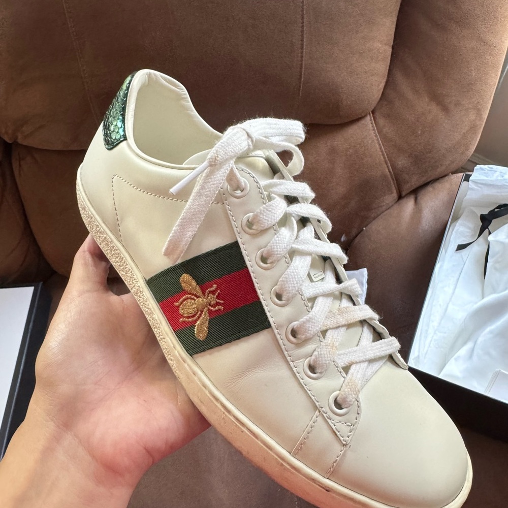 Women's Gucci Ace sneaker with bee - Picture 8 of 13